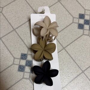 Maurices Trio Floral Claw Clips in Beige, Olive, Black